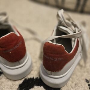 Alexander McQueen Kids Sneakers in Red and White